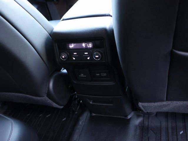 Certified 2022 GMC Acadia SLT w/ Technology Package image 17