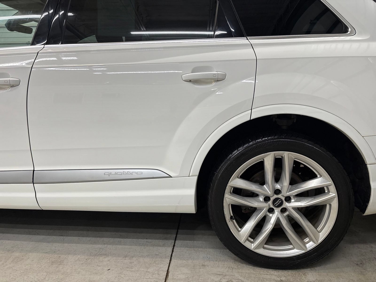 Used 2017 Audi Q7 3.0T Prestige AWD/4WD image 6