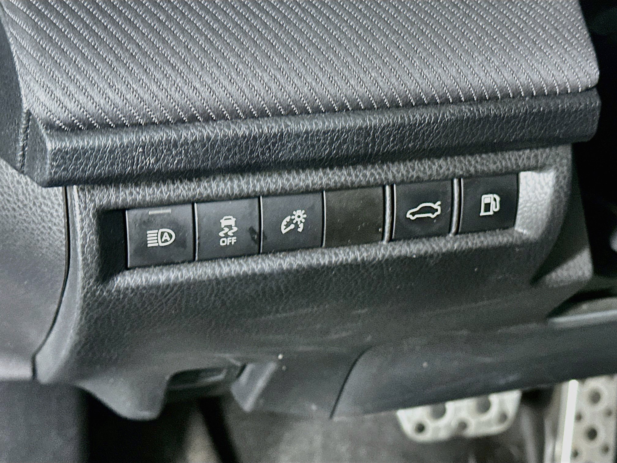 Used 2025 Toyota Camry SE FWD image 17
