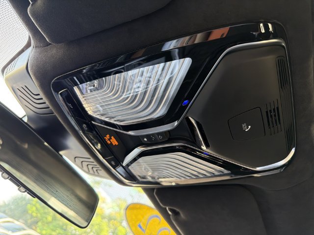 Used 2022 BMW M760i xDrive AWD/4WD image 37