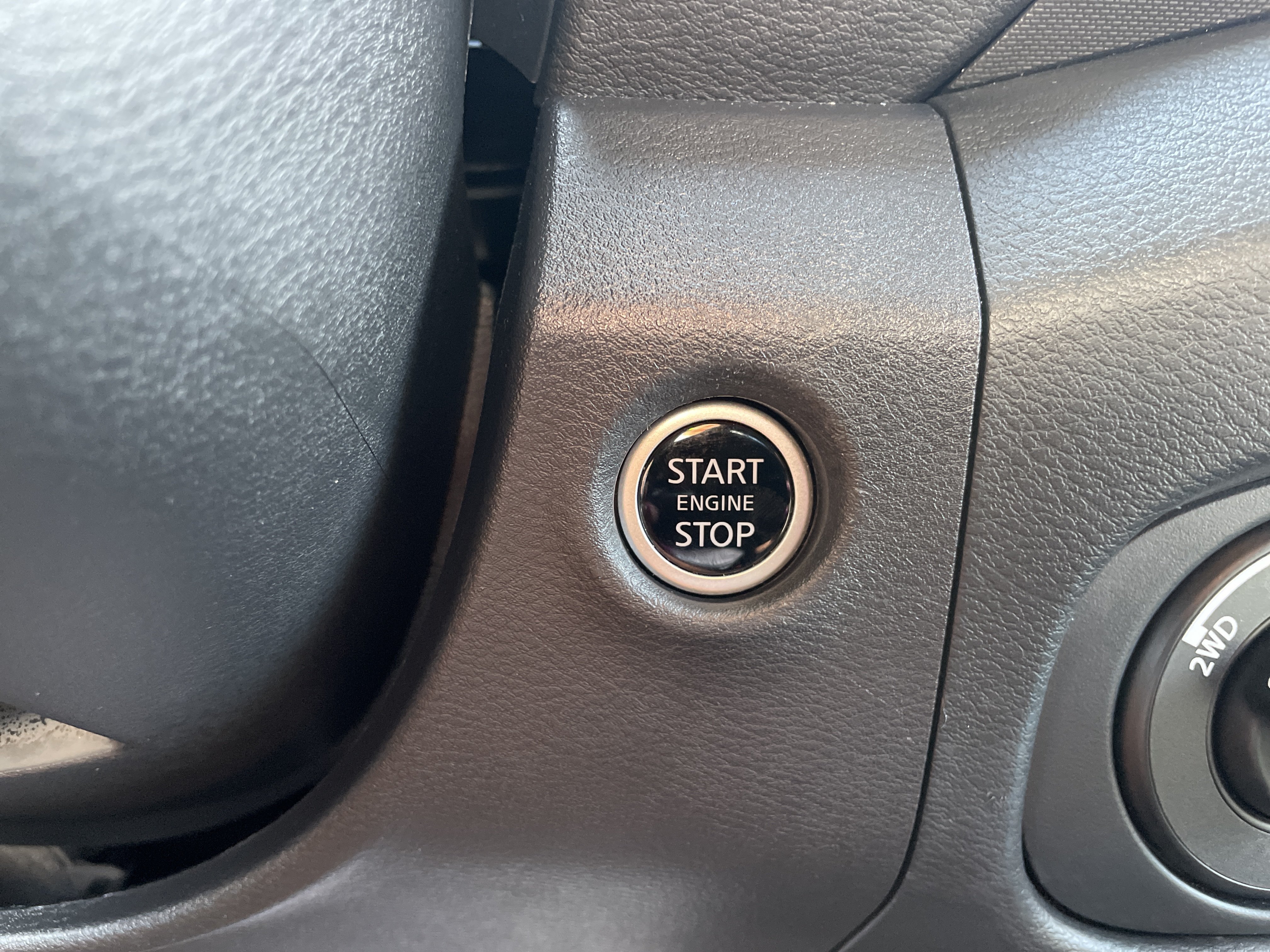 Used 2022 Nissan Frontier SV AWD/4WD image 12