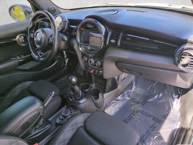 Used 2019 MINI Cooper S w/ Signature Upholstery Package FWD image 20