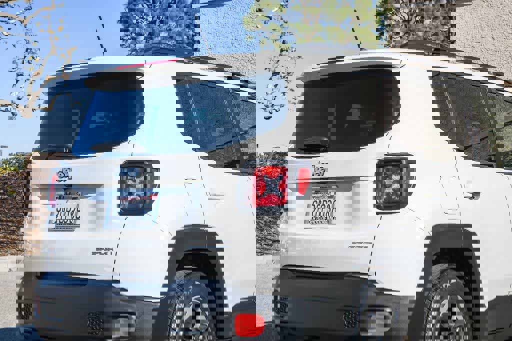 Used 2016 Jeep Renegade Sport w/ Power & Air Group image 6