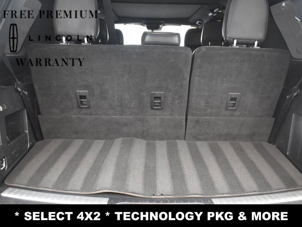 Used 2018 Lincoln Navigator Select image 11