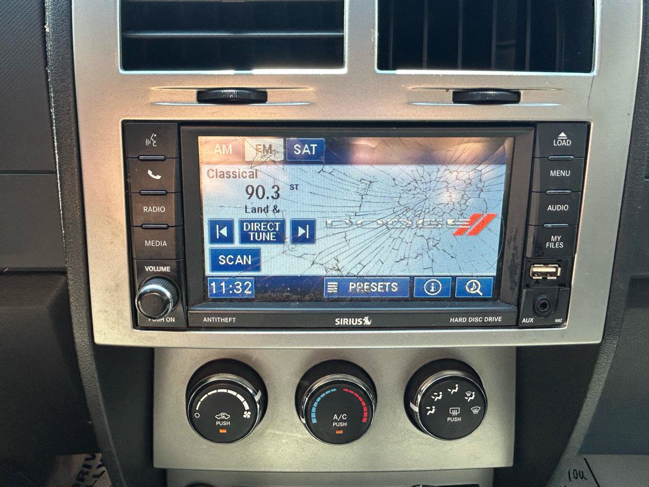Used 2011 Dodge Nitro Heat w/ Chrome Accents Group AWD/4WD image 22