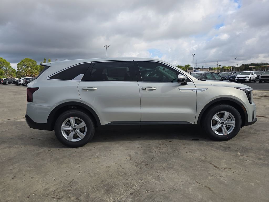 New 2026 Kia Sorento LX image 9