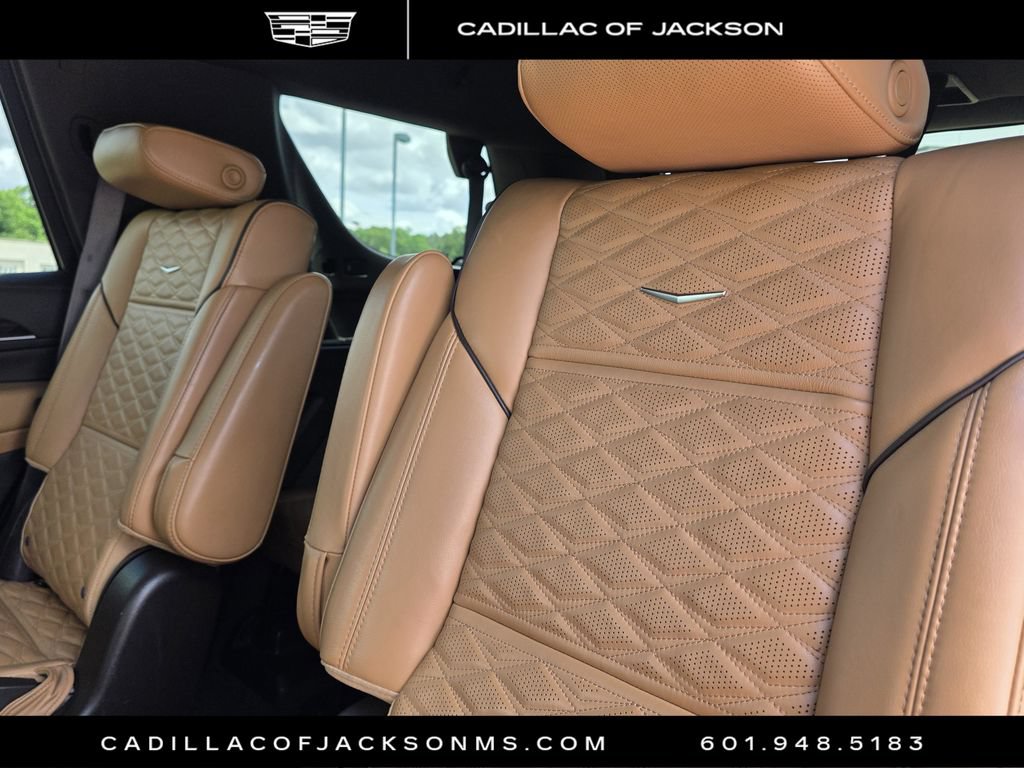 Certified 2023 Cadillac Escalade Premium Luxury AWD/4WD image 25