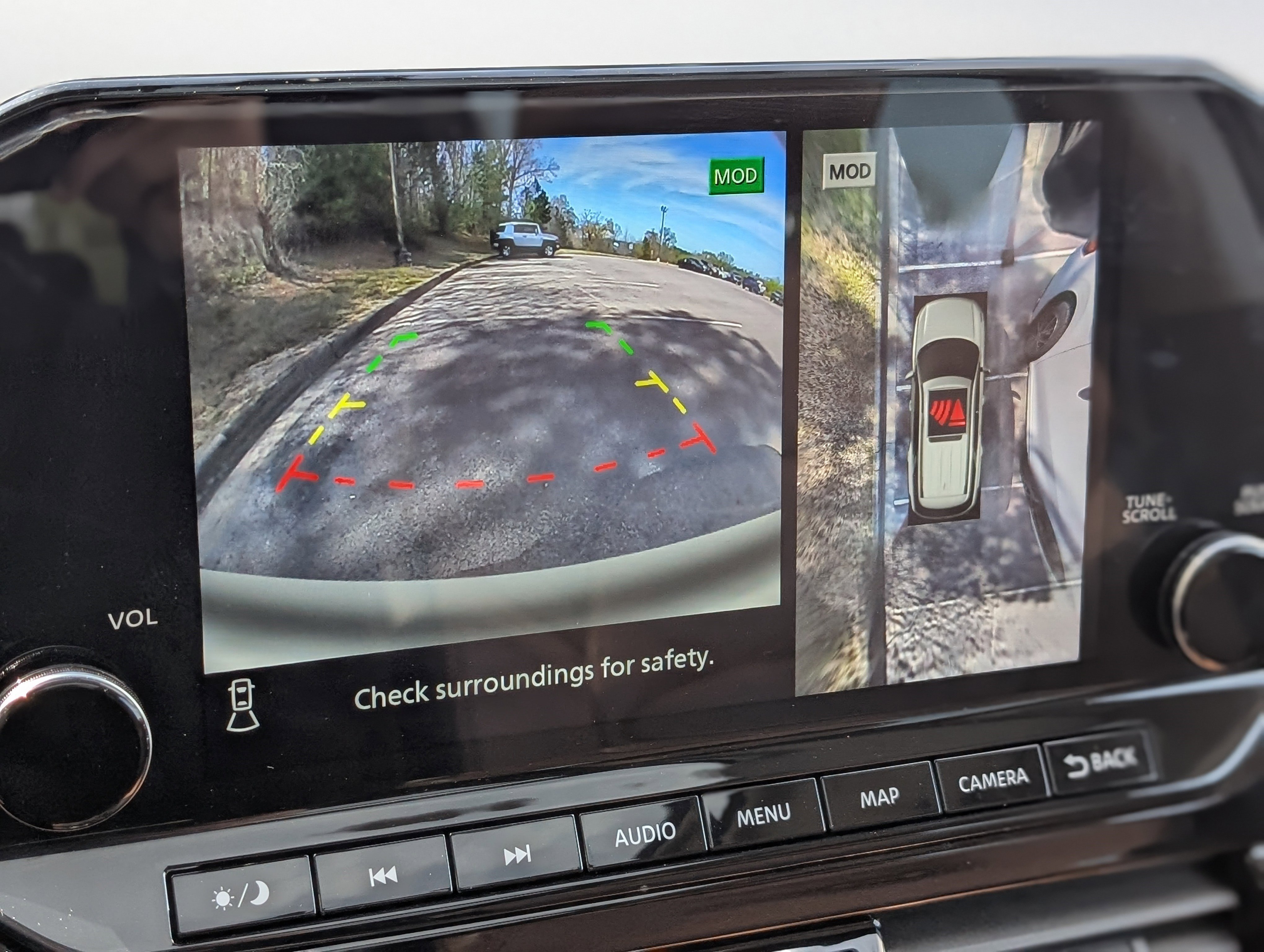 Used 2024 Nissan Pathfinder Platinum w/ Cargo Package FWD image 29