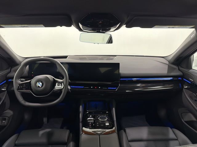 Used 2024 BMW 530i xDrive w/ Premium Package image 29
