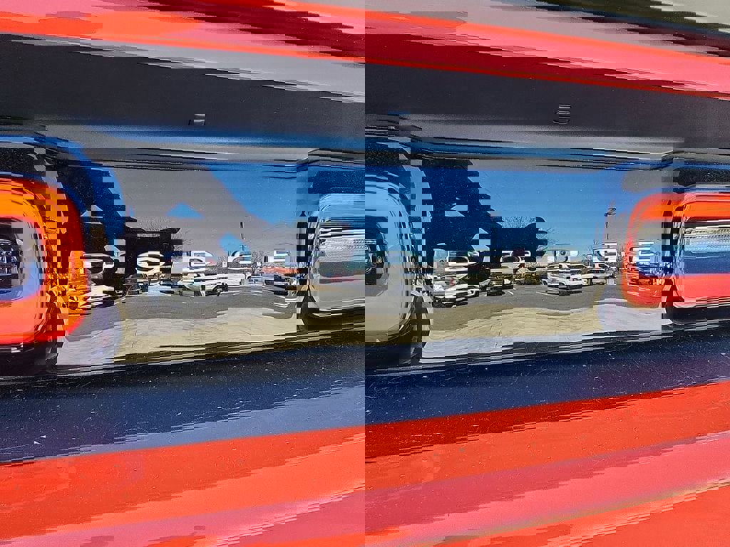 Used 2023 Dodge Challenger SXT image 29