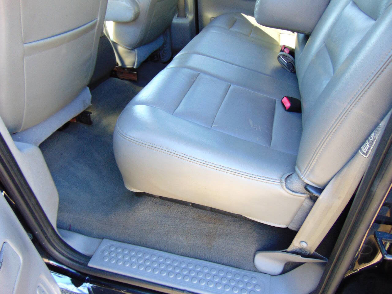 Used 2003 Ford F250 Lariat image 9