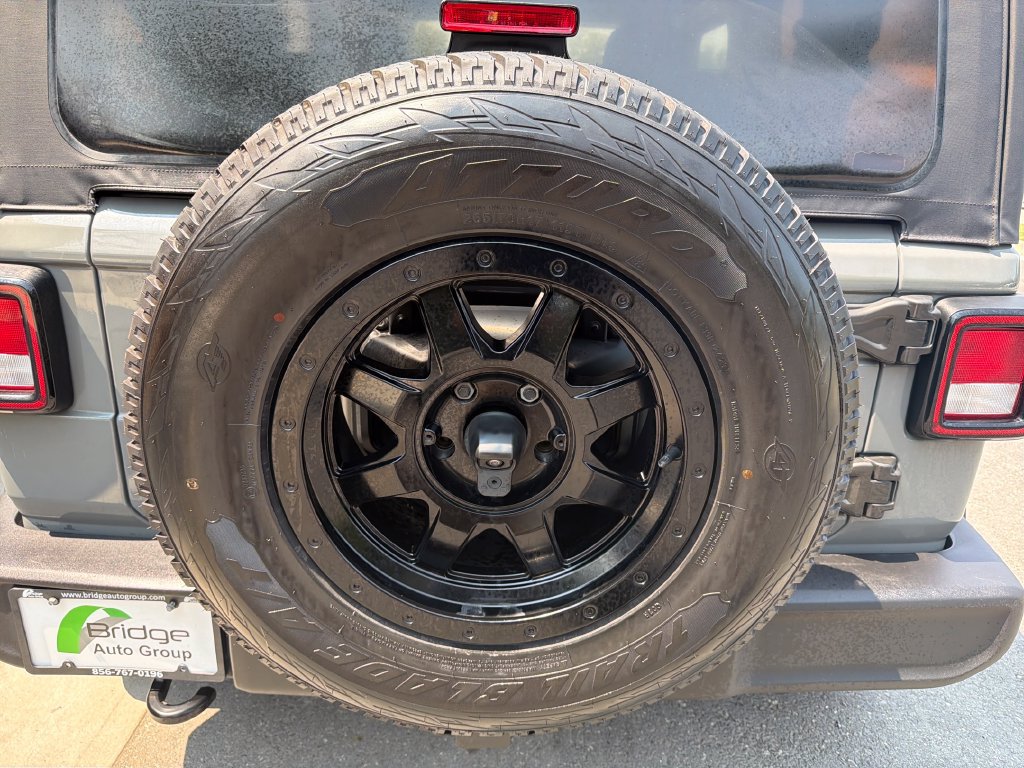 Used 2021 Jeep Wrangler Sport AWD/4WD image 30