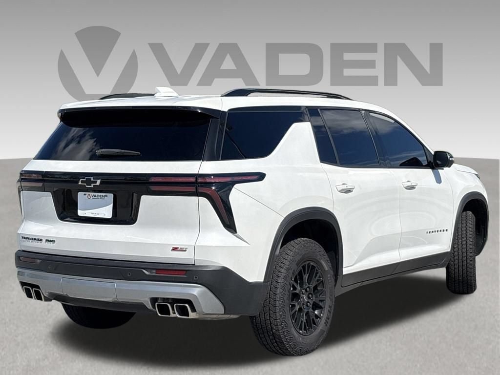 Used 2025 Chevrolet Traverse Z71 w/ Driver Confidence Package AWD/4WD image 16