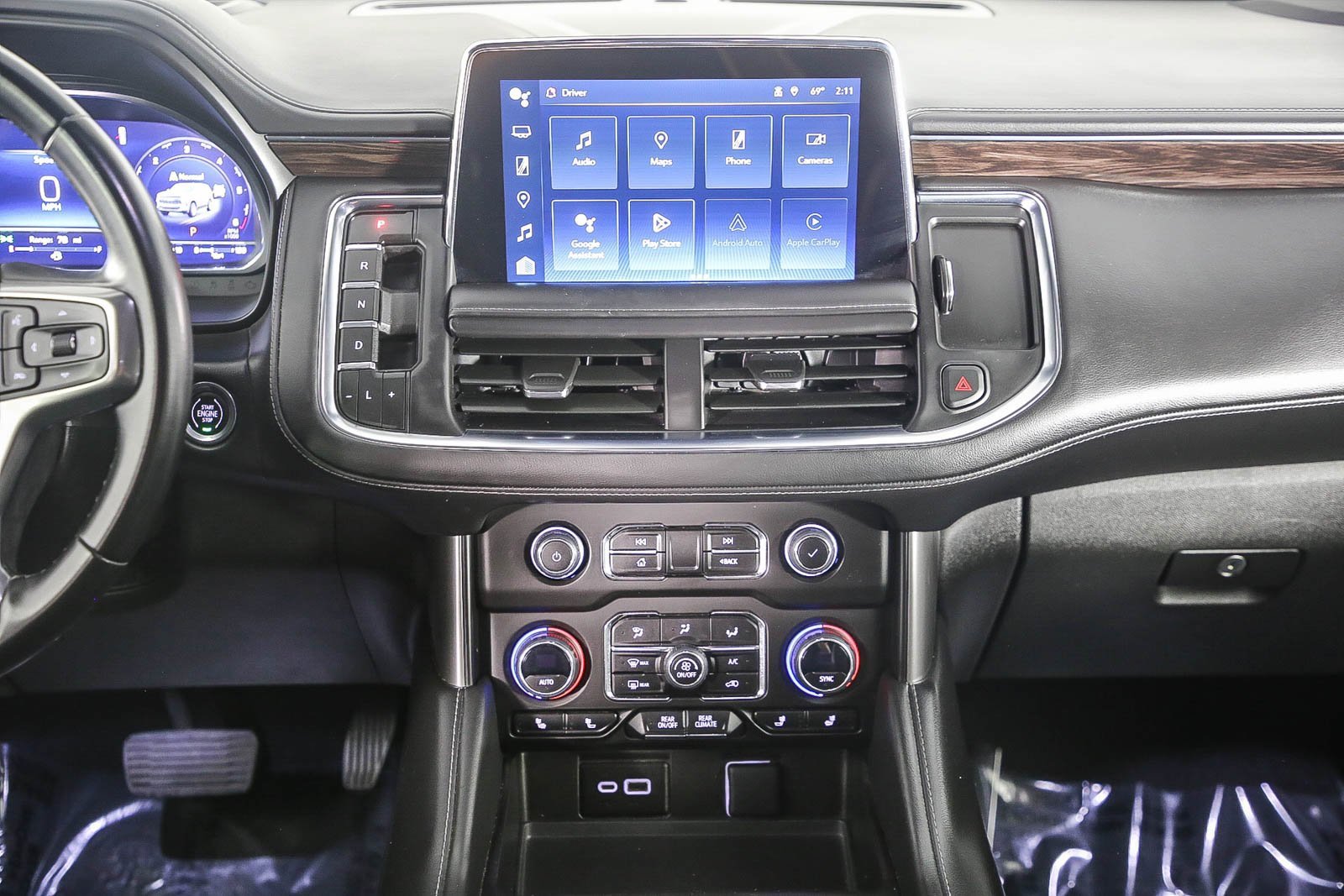 Used 2023 Chevrolet Suburban LT image 12