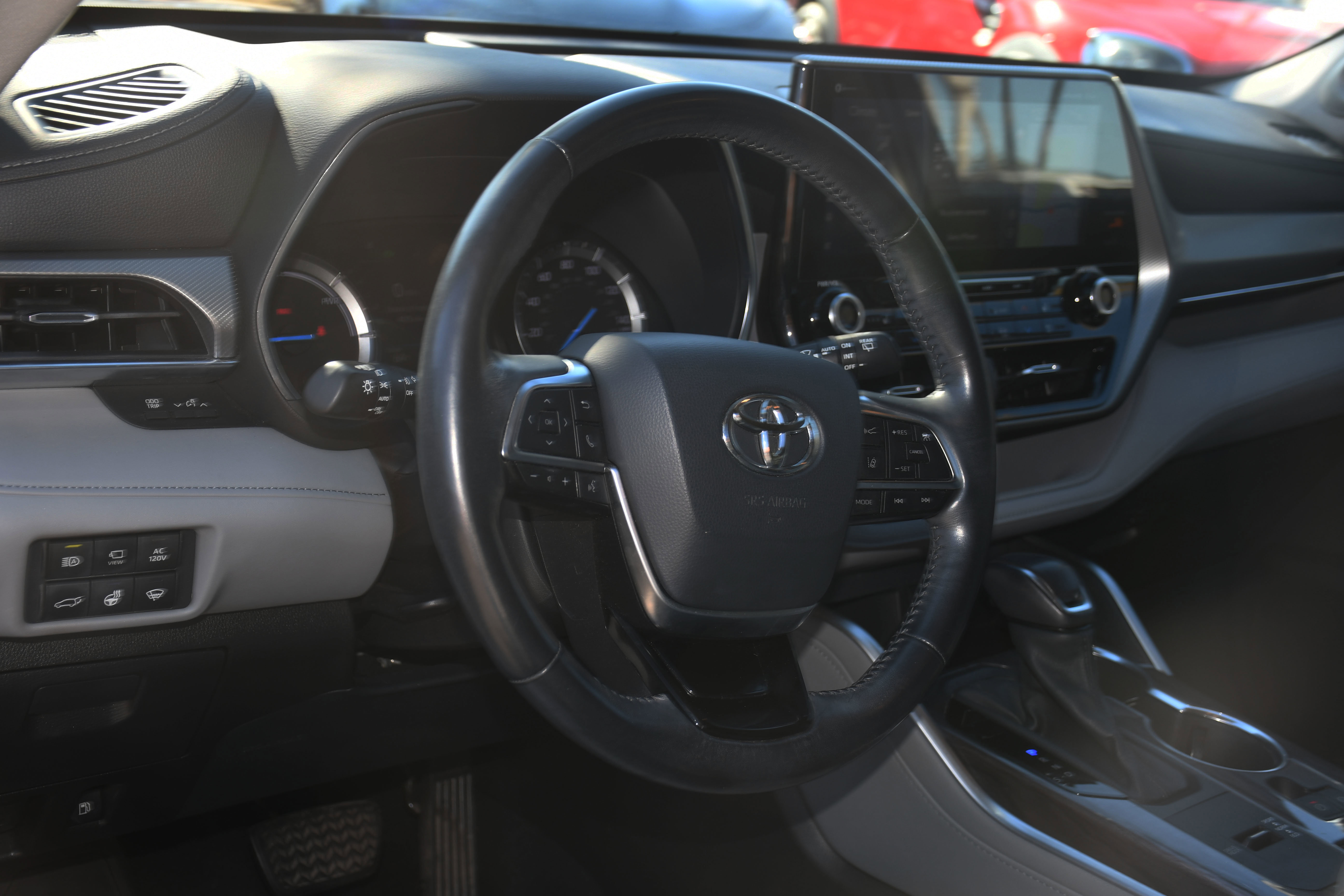 Used 2021 Toyota Highlander Platinum image 9