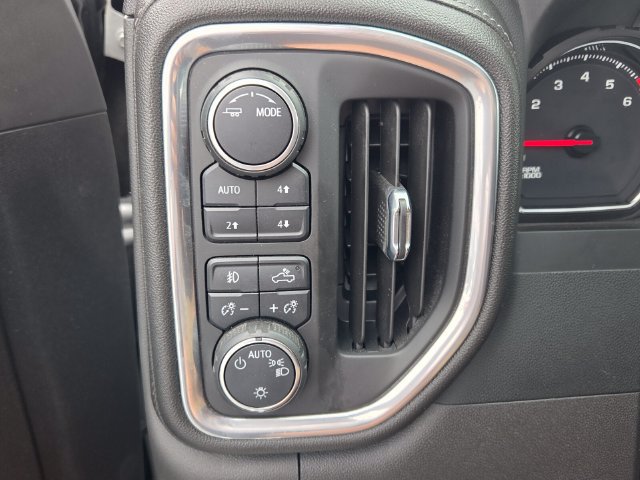 Used 2022 Chevrolet Silverado 1500 RST w/ LPO, Blackout Package AWD/4WD image 27