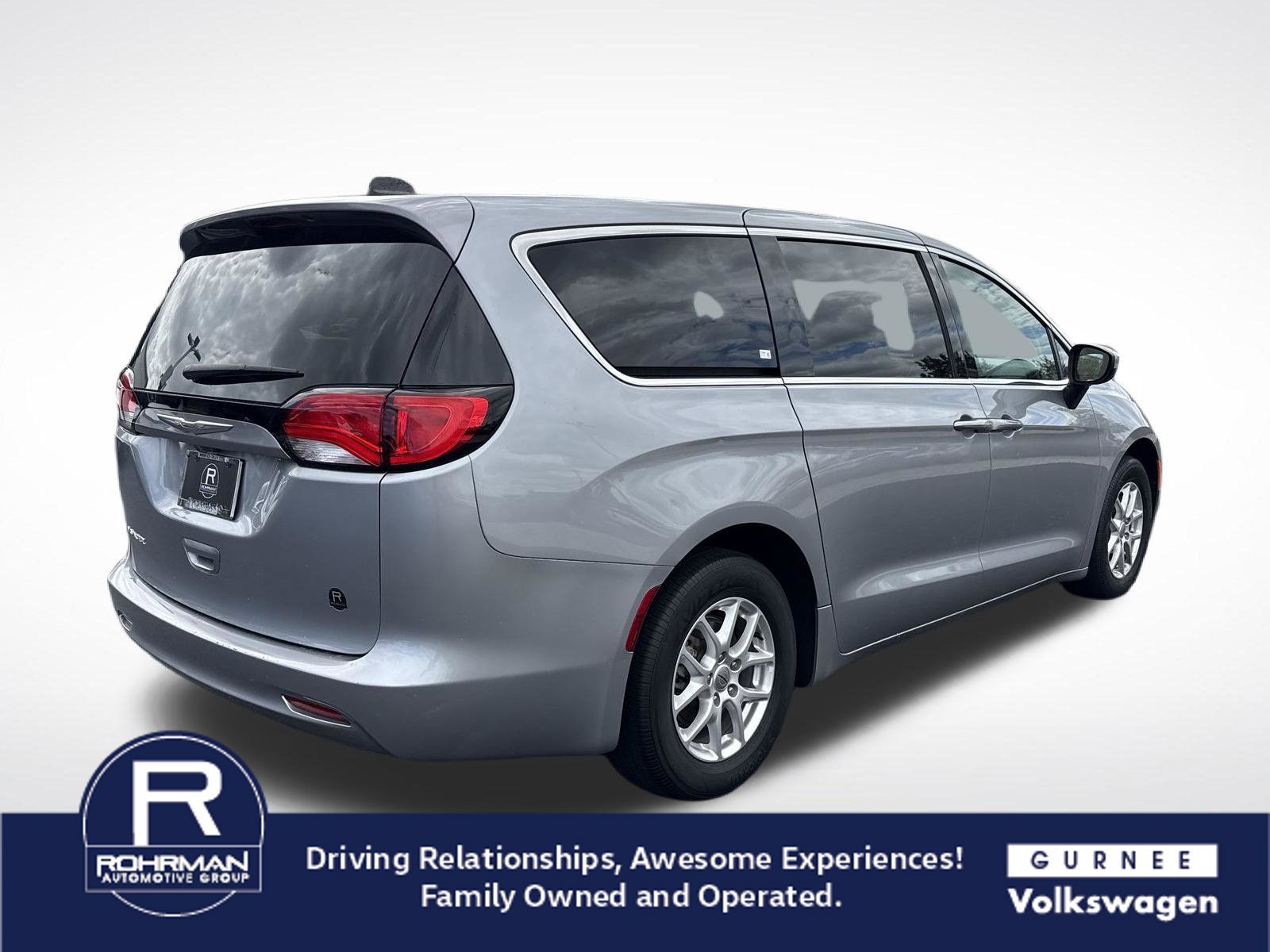 Used 2021 Chrysler Voyager LX FWD image 9