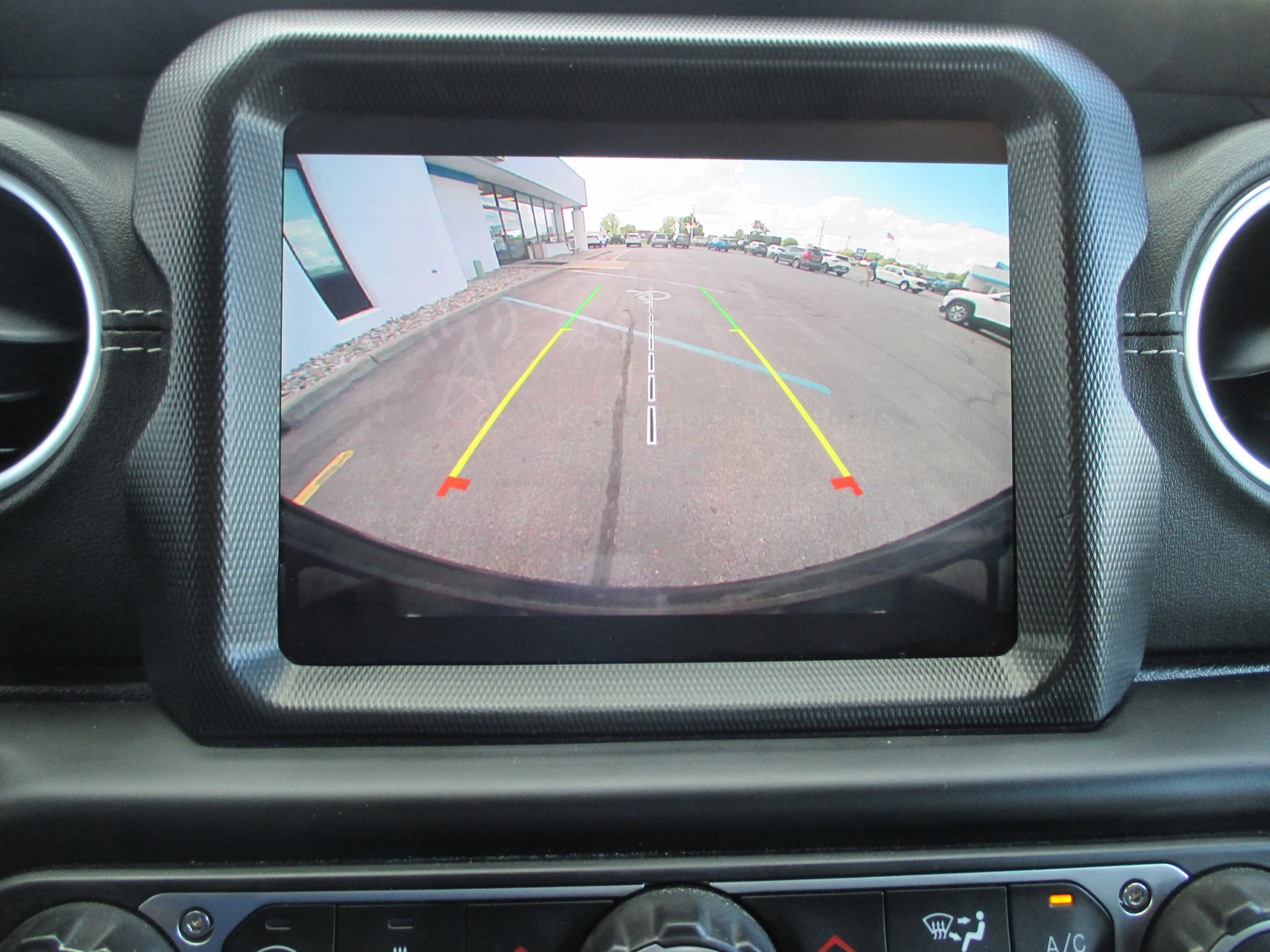 Used 2023 Jeep Wrangler Unlimited Sahara w/ Cold Weather Group image 16