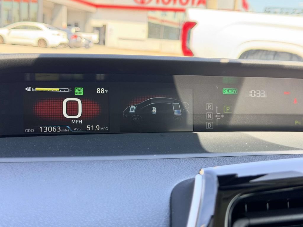 Certified 2022 Toyota Prius FWD image 10