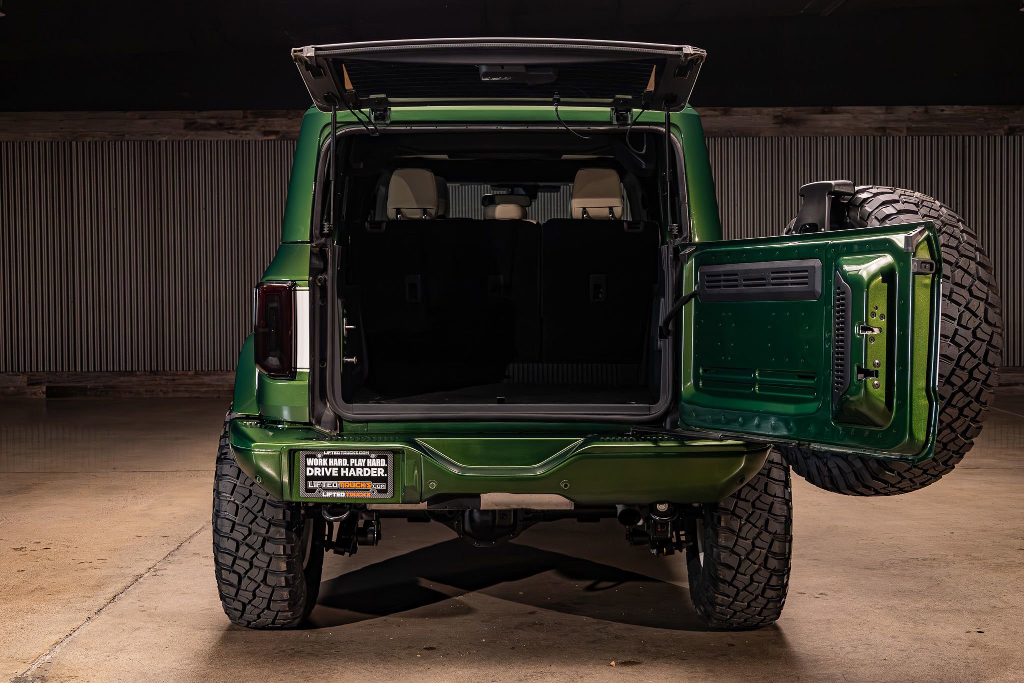 Used 2025 Ford Bronco Badlands image 9