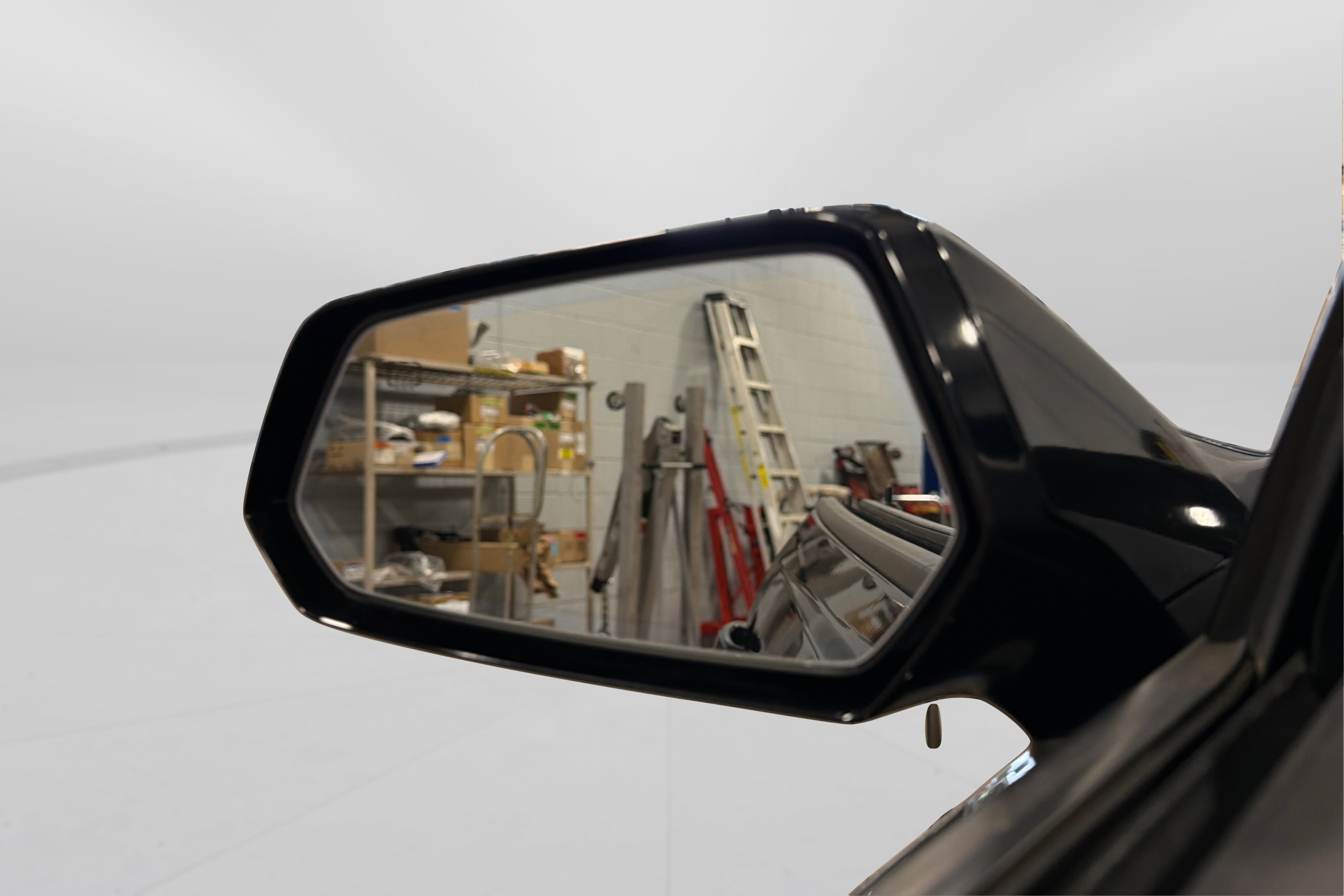 Used 2015 Chevrolet Camaro LT RWD image 14