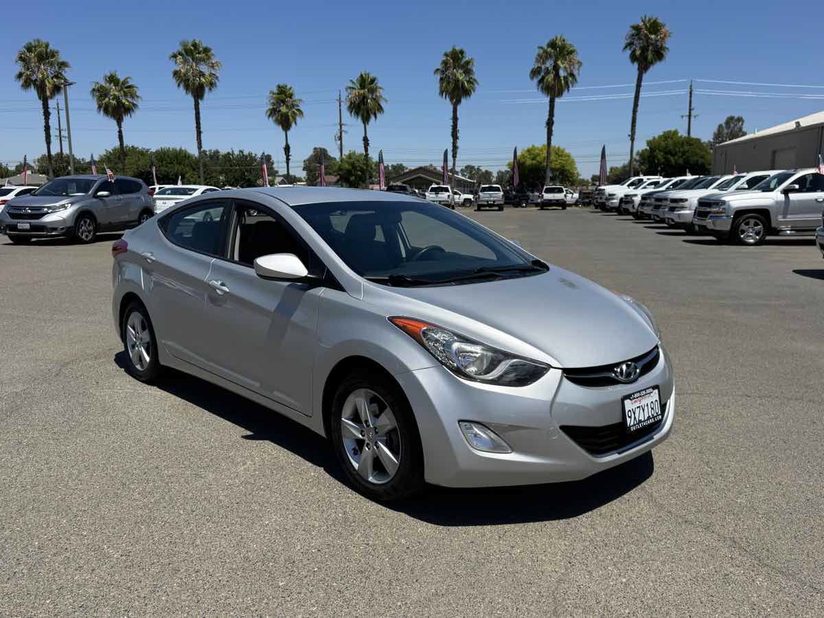 Used 2013 Hyundai Elantra GLS w/ Preferred Pkg FWD image 2