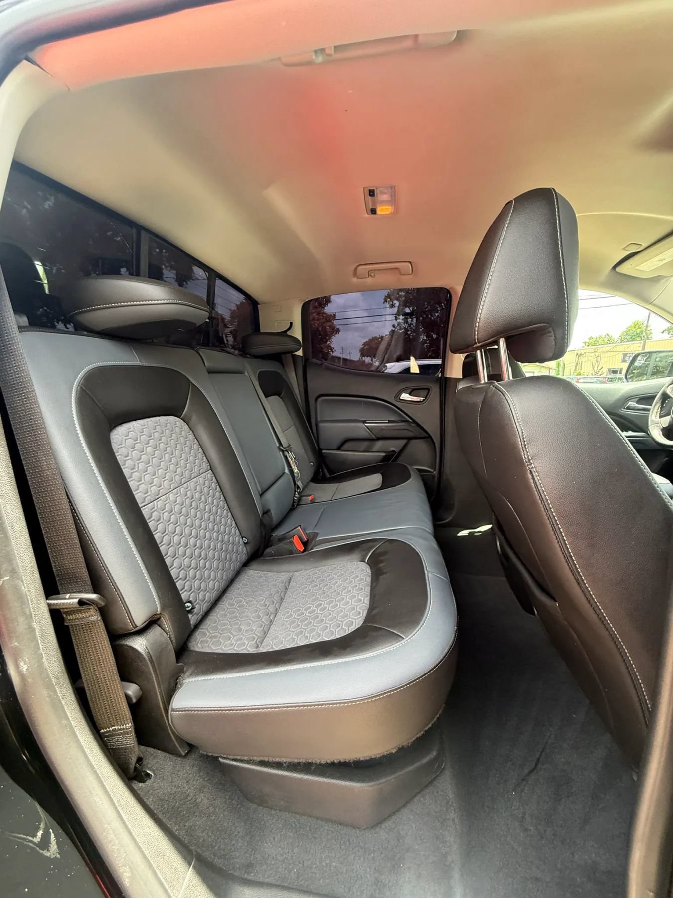 Used 2020 Chevrolet Colorado Z71 AWD/4WD image 17