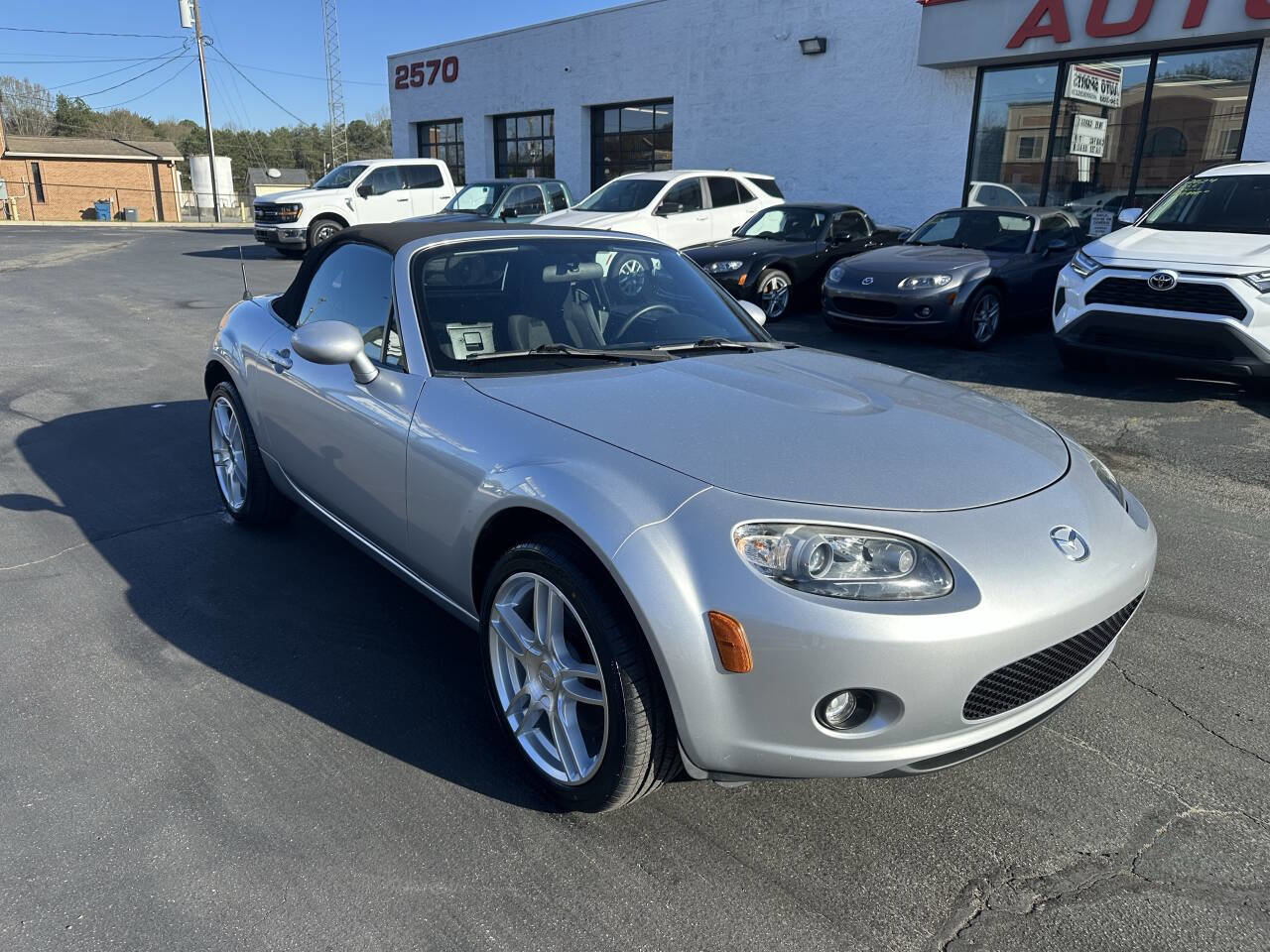 Used 2007 MAZDA MX-5 Miata Touring image 3