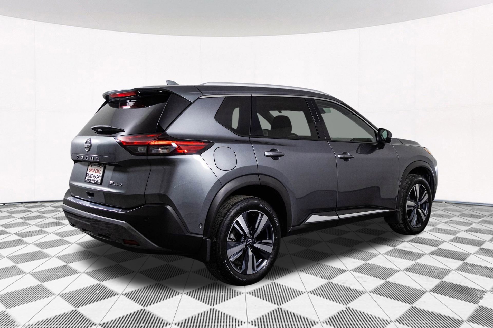 Used 2023 Nissan Rogue SL w/ SL Premium Package image 16