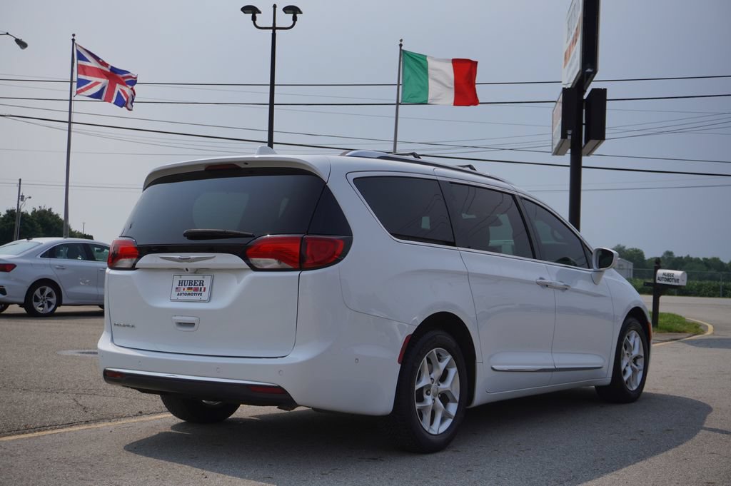 Used 2020 Chrysler Pacifica Touring-L Plus w/ Tire & Wheel Group FWD image 7