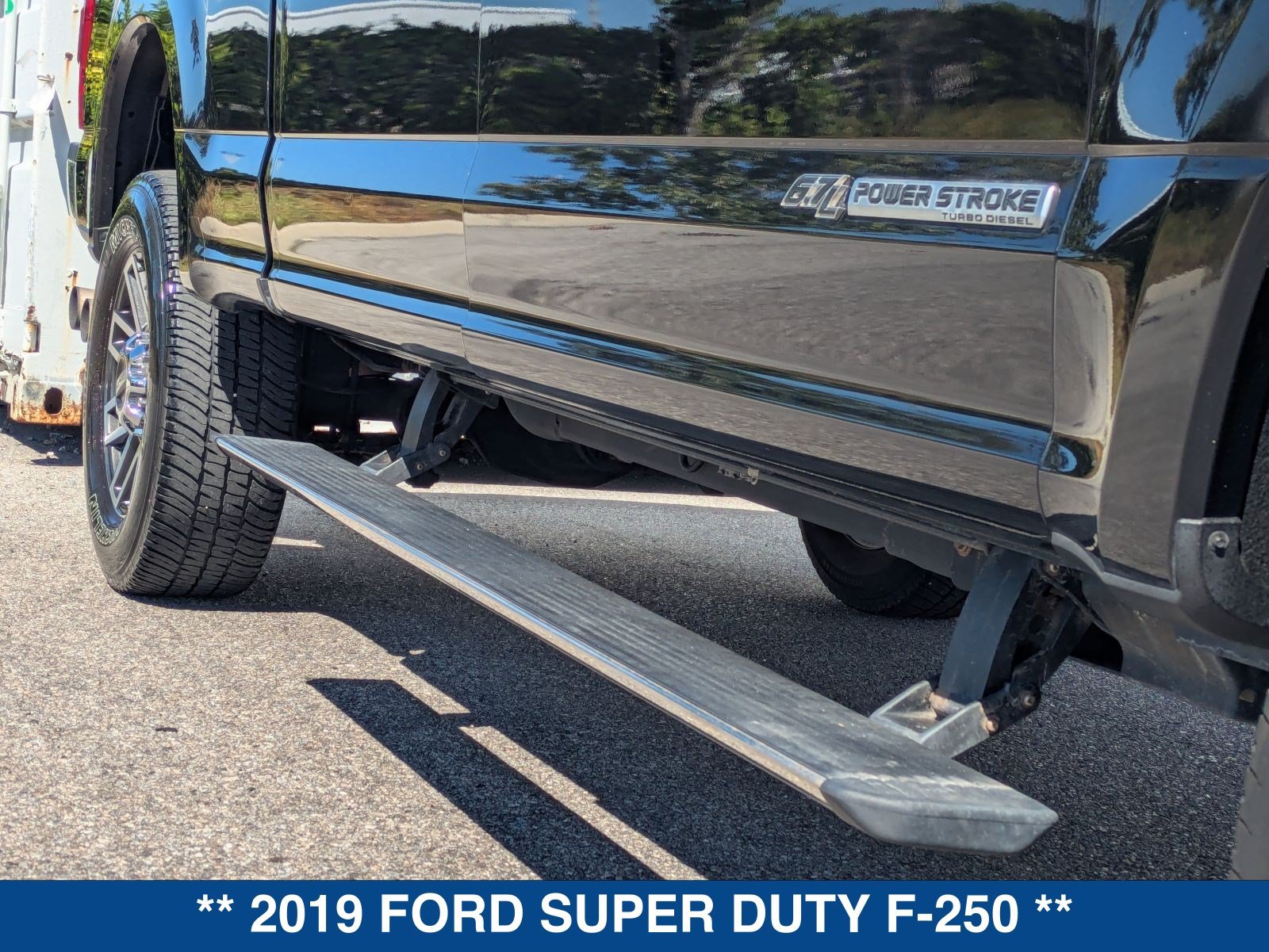 Used 2019 Ford F250 Lariat w/ Lariat Ultimate Package AWD/4WD image 14