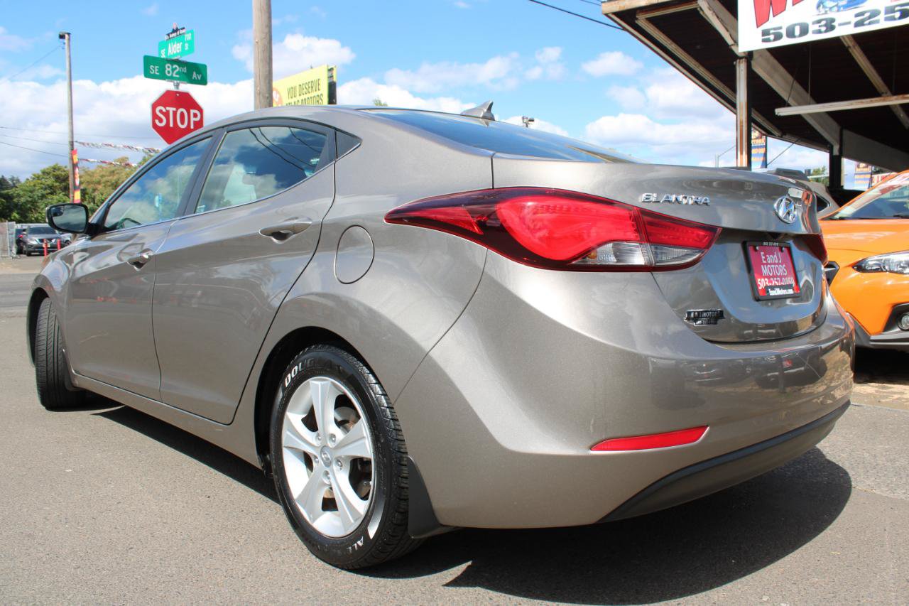 Used 2016 Hyundai Elantra Value Edition FWD image 4