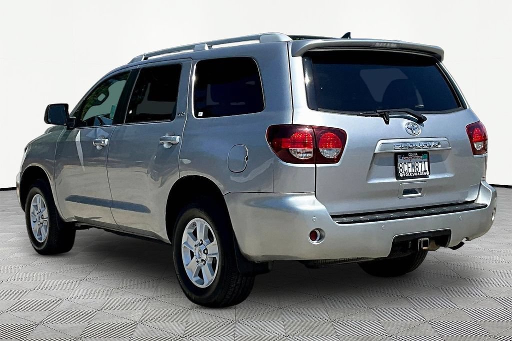 Used 2018 Toyota Sequoia SR5 RWD image 4