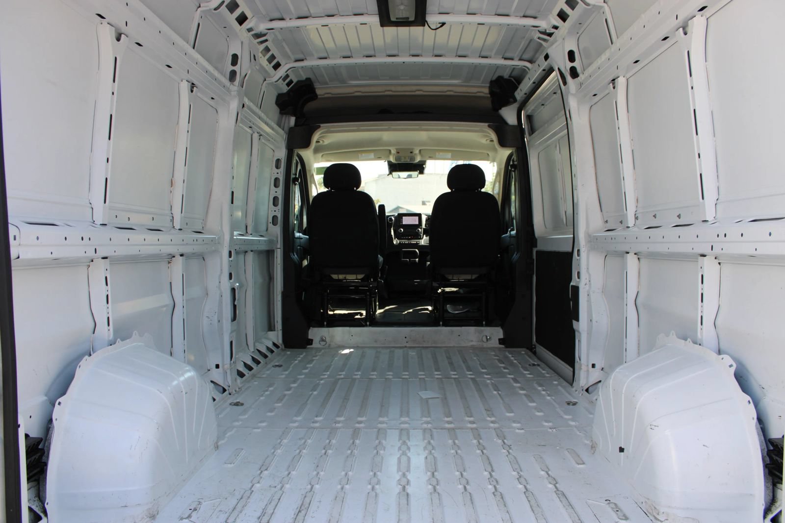 Used 2024 RAM ProMaster 2500 w/ Safety Group FWD image 33