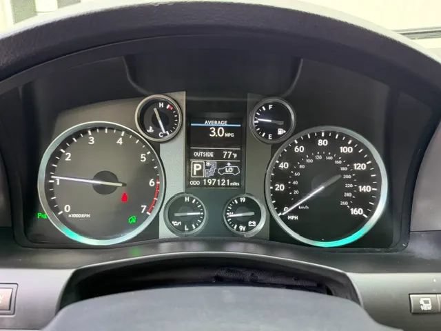 Used 2013 Lexus LX 570 4WD w/ Luxury Pkg image 20
