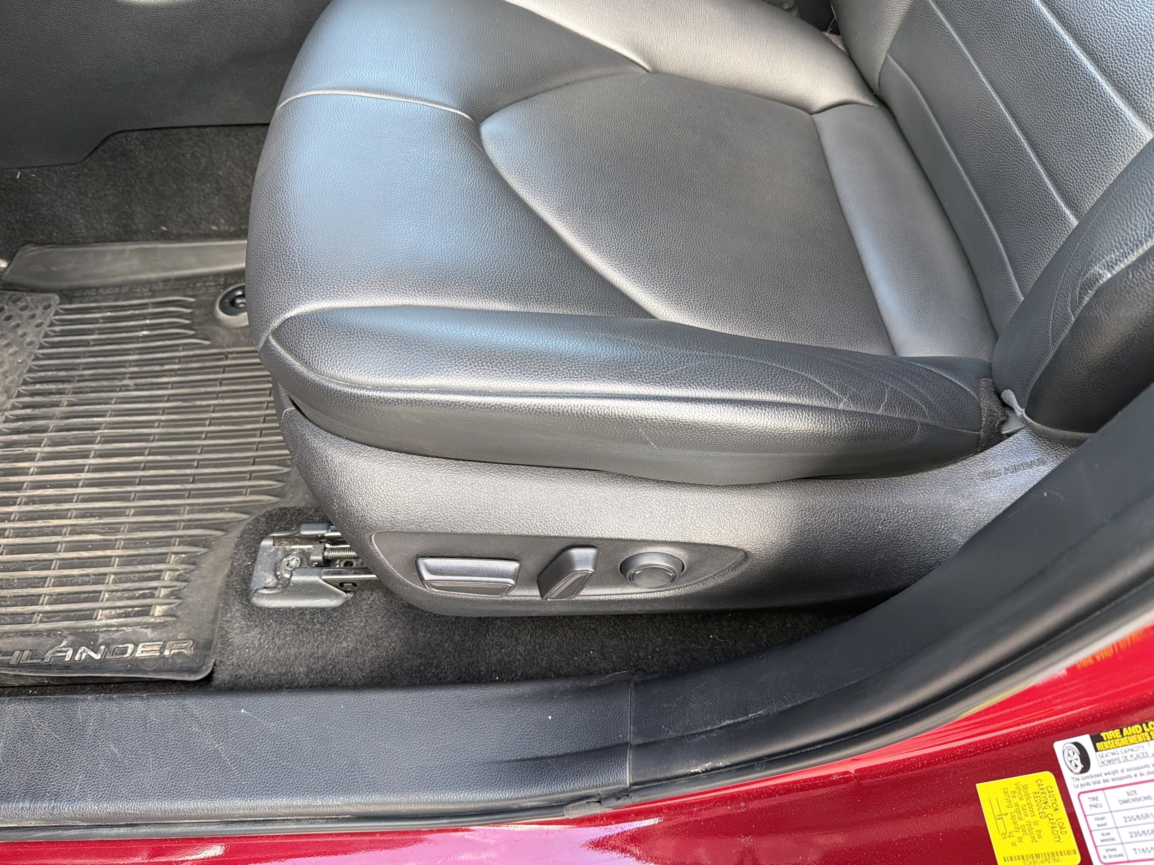 Used 2023 Toyota Highlander XLE AWD/4WD image 16