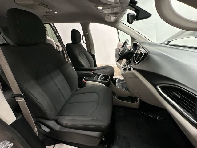 Used 2018 Chrysler Pacifica Touring Plus w/ Tire & Wheel Group image 22