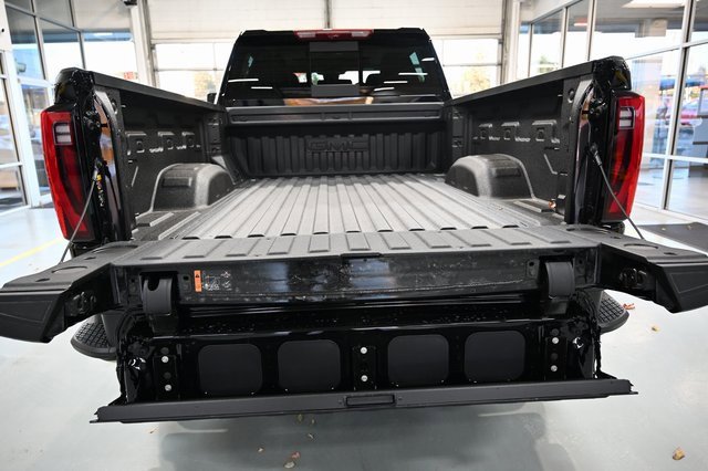 New 2026 GMC Sierra 2500 Denali w/ Denali Reserve Package image 9