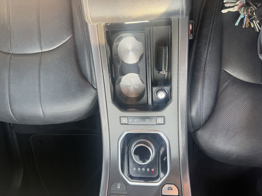 Used 2019 Land Rover Range Rover Evoque SE Premium image 12