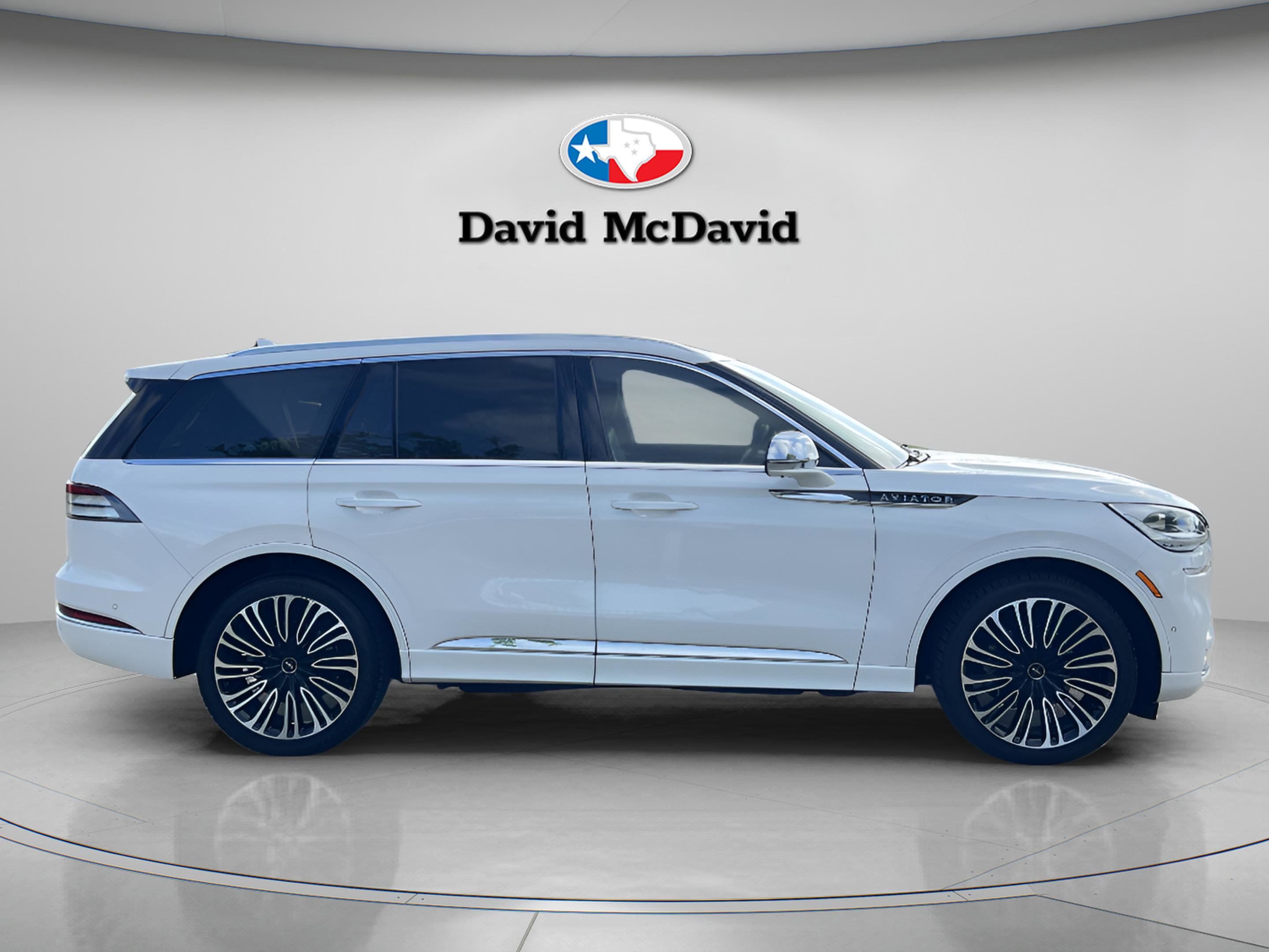 Used 2022 Lincoln Aviator Black Label w/ Dynamic Handling Package image 8