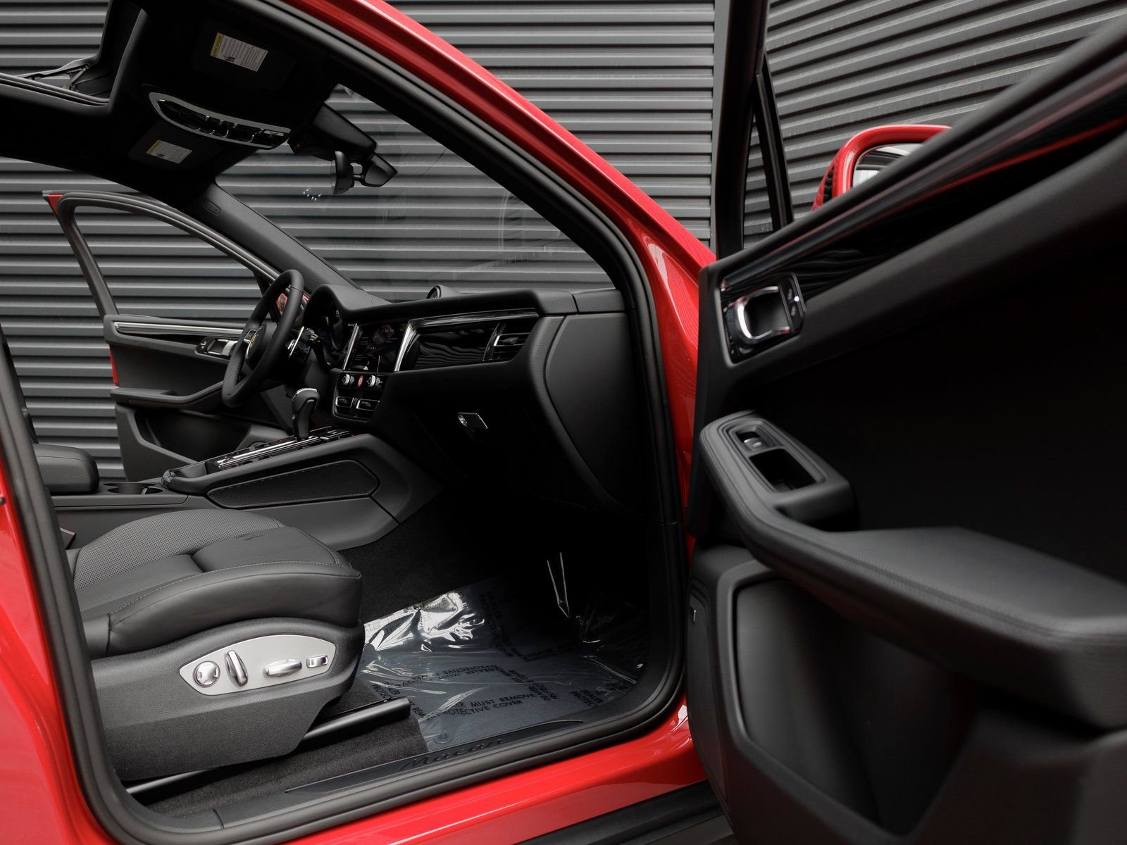 New 2025 Porsche Macan AWD/4WD image 23