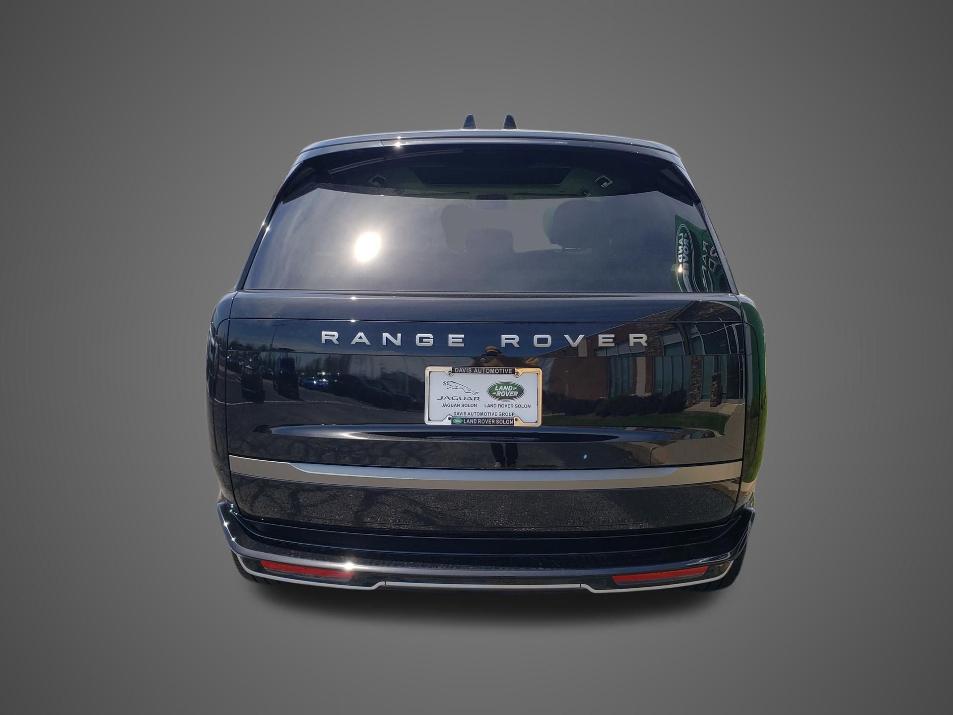 New 2026 Land Rover Range Rover Long Wheelbase SE AWD/4WD image 6