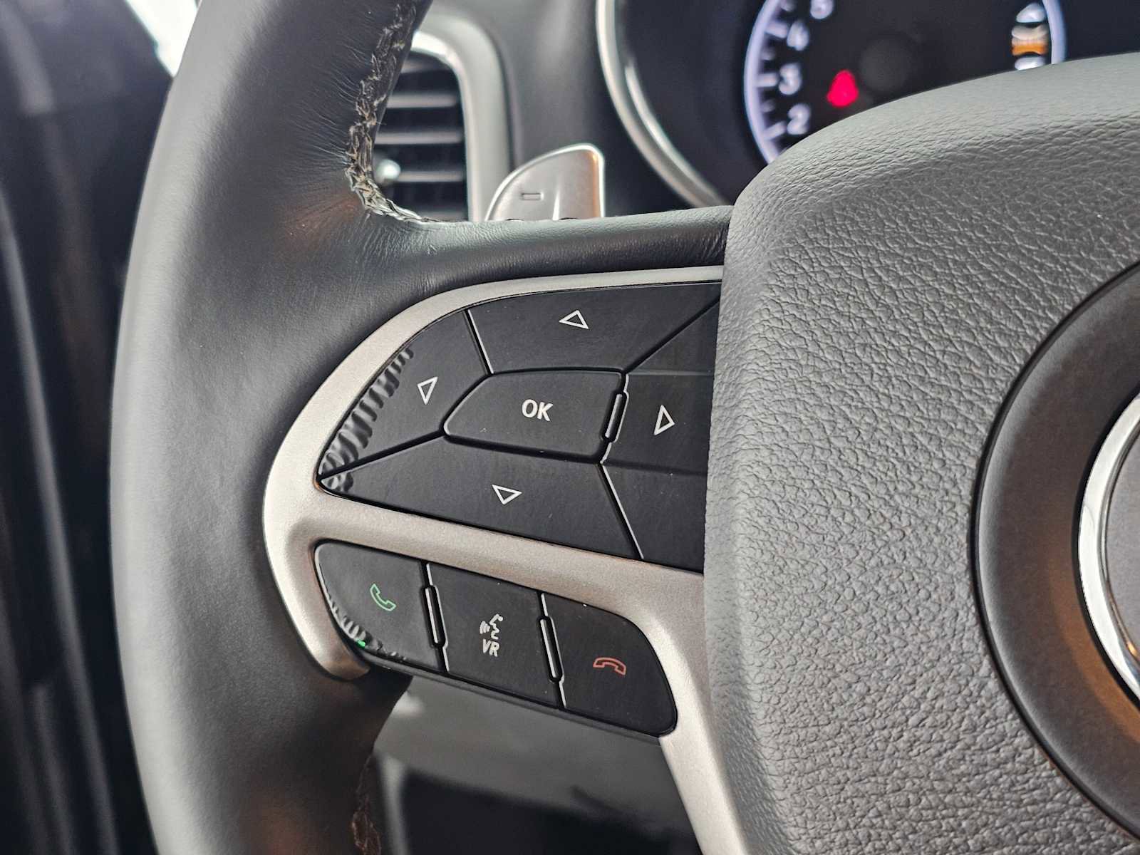 Used 2019 Jeep Grand Cherokee Limited image 27