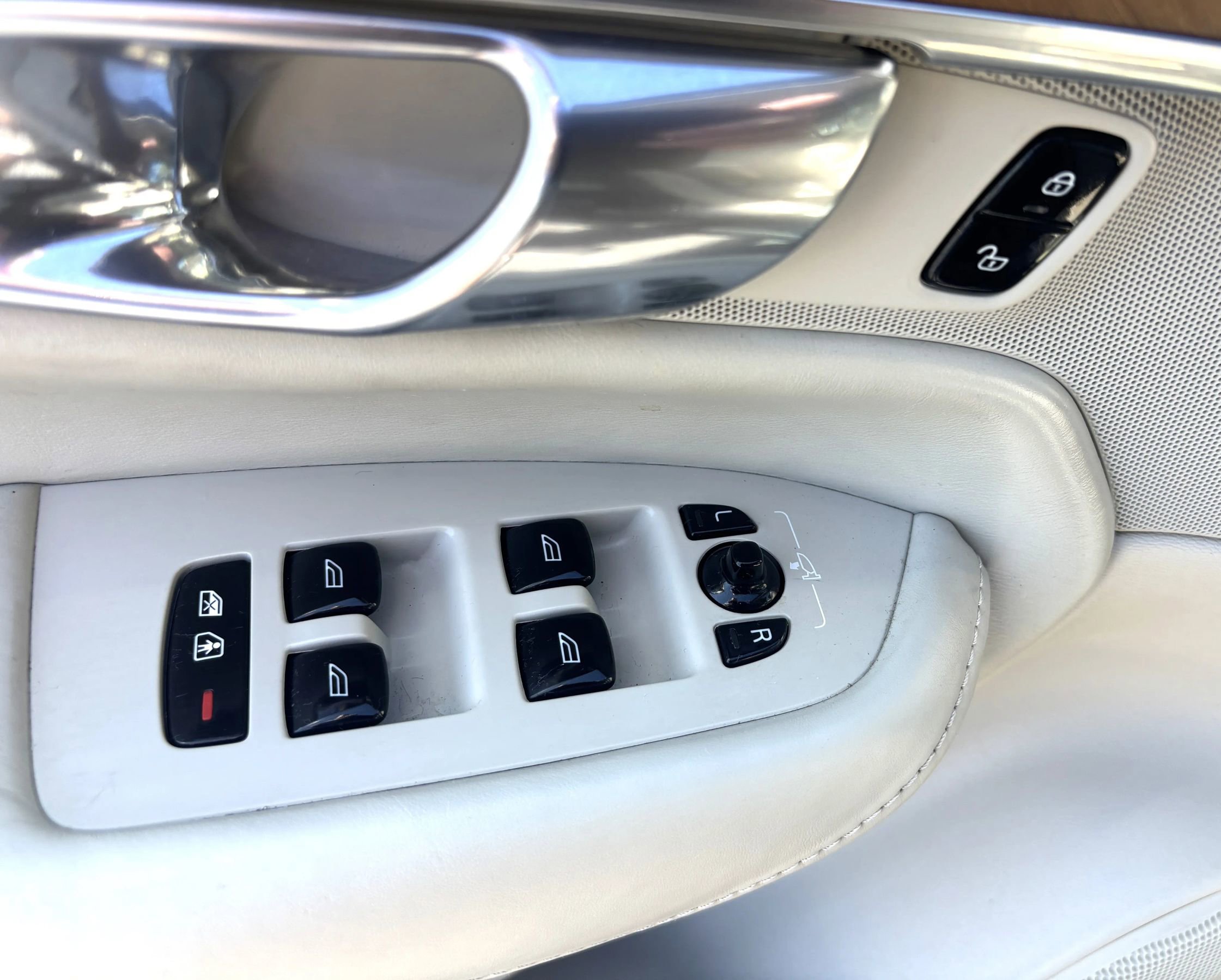 Used 2017 Volvo XC90 T6 Inscription image 18