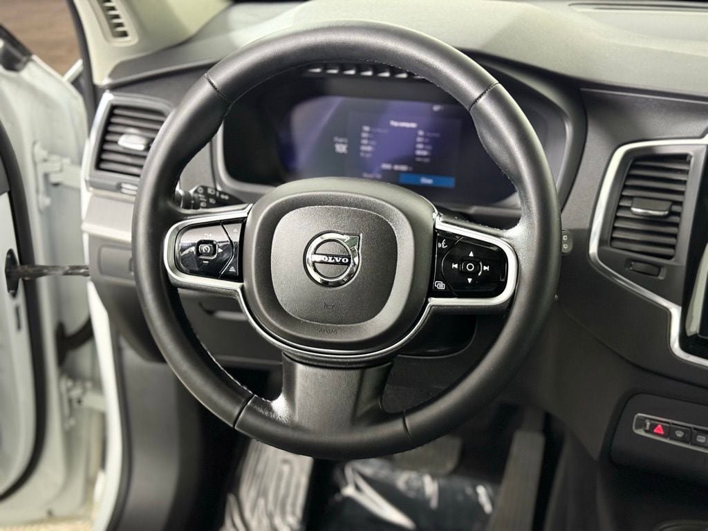 Used 2023 Volvo XC90 B5 Core w/ Protection Package Premier AWD/4WD image 12