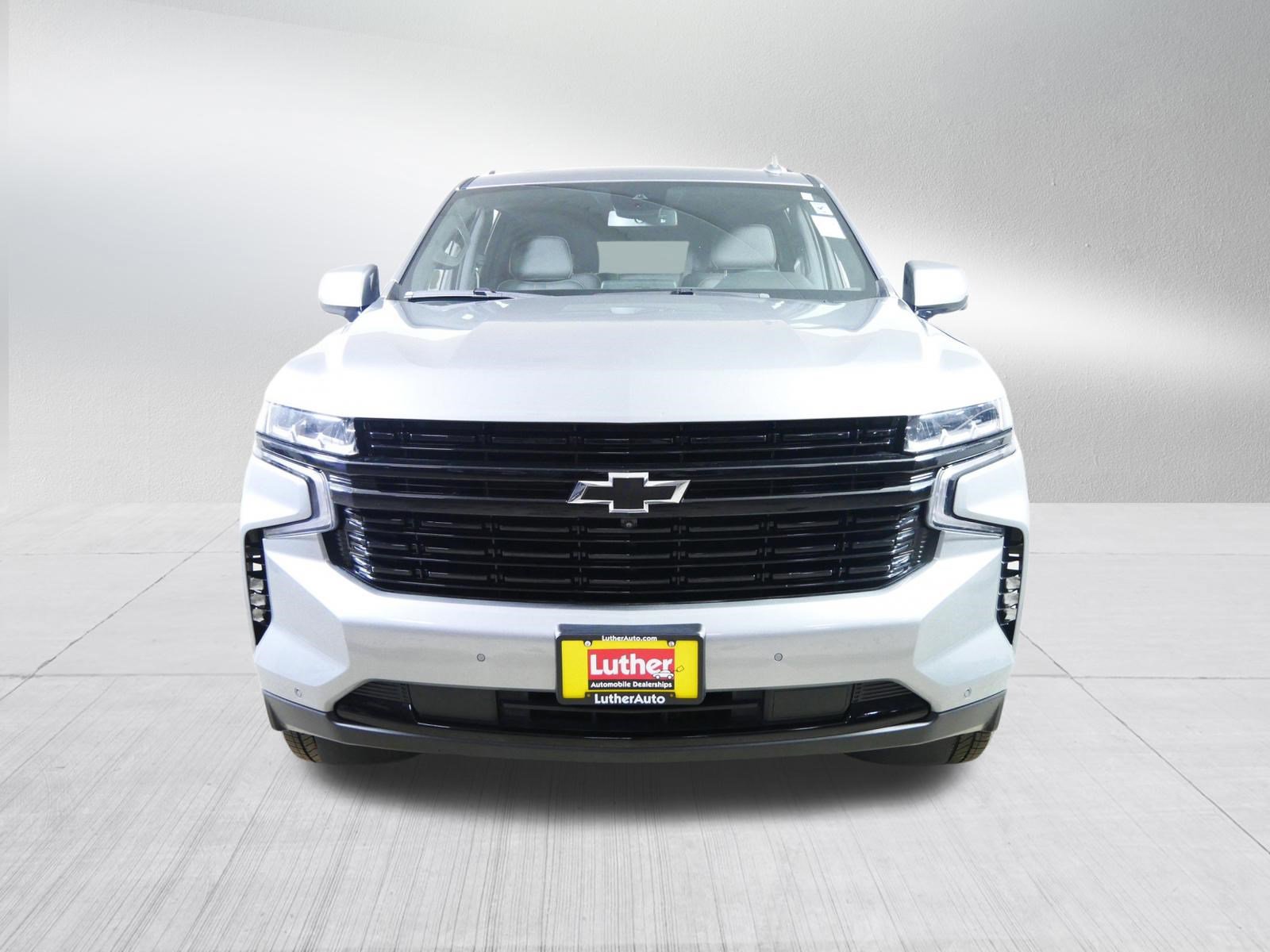 Used 2024 Chevrolet Suburban RST image 2