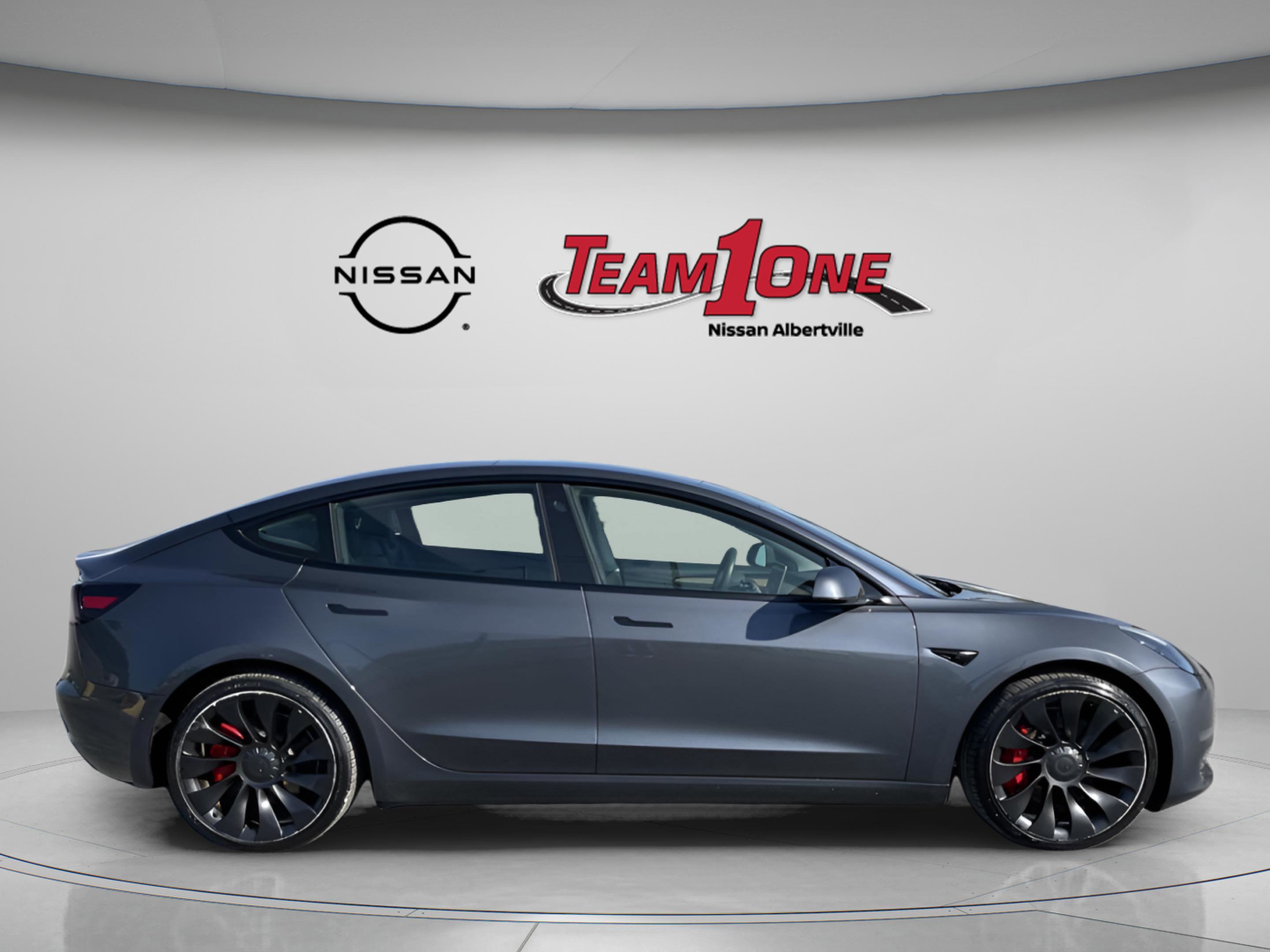 Used 2022 Tesla Model 3 Performance image 9