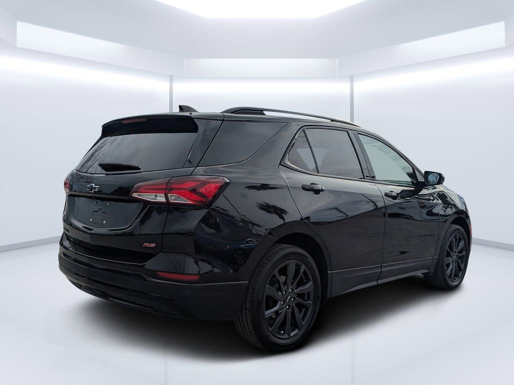 Used 2024 Chevrolet Equinox RS image 3