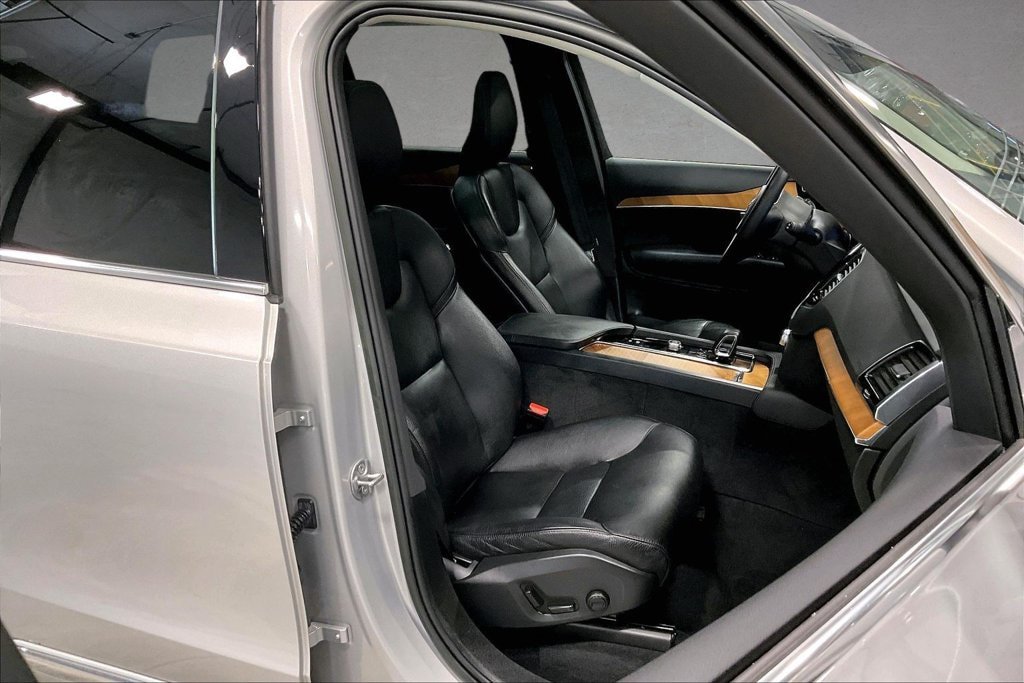 Certified 2023 Volvo XC90 B6 Plus w/ Protection Package Premier AWD/4WD image 31