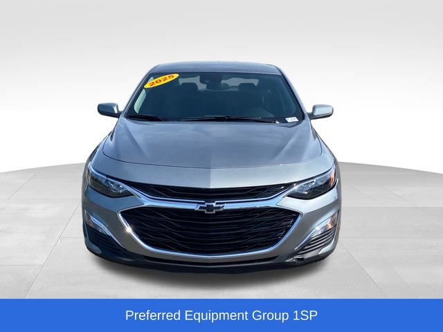 Used 2025 Chevrolet Malibu RS FWD image 2
